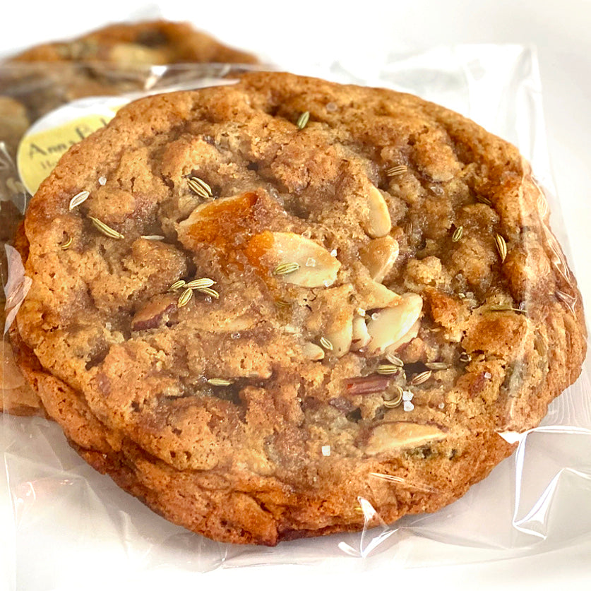 Honey Oatmeal Fennel Raisin Cookie - Large