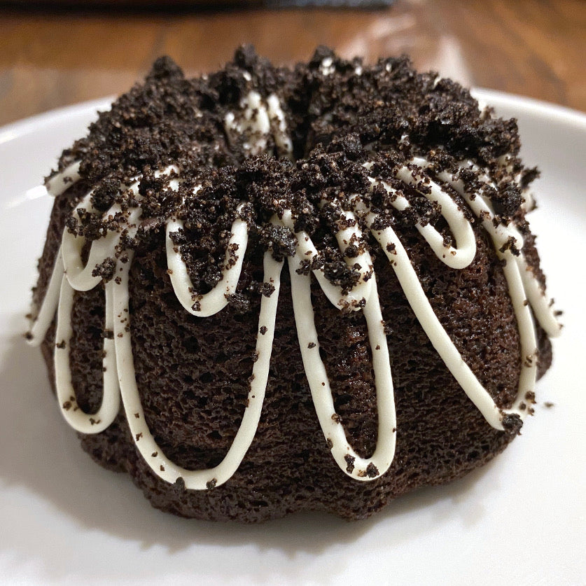 Chocolate "Oreo" Crumble Mini Bundt Cake - Sugar Free & Keto Friendly